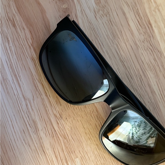 Maui Jim Red Sands Polarized Black Sunglasses - Picture 12 of 15